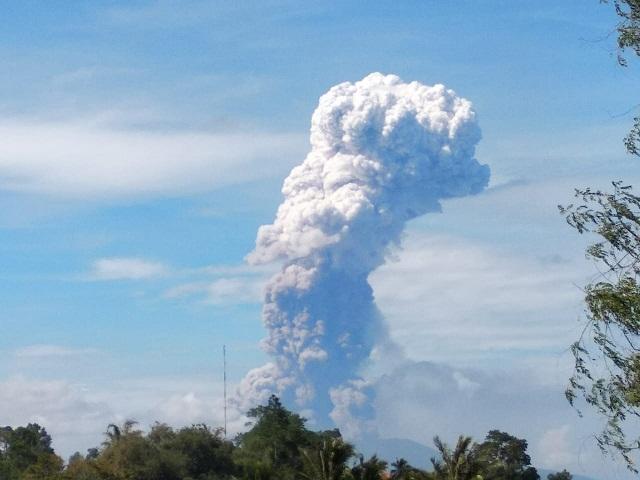 Gunung Soputan Meletus, Tinggi Abu Vulkanik Capai 4 Km